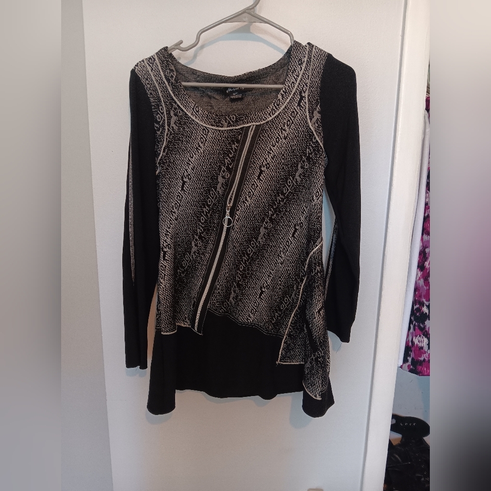 Black and White Long Sleeve Top